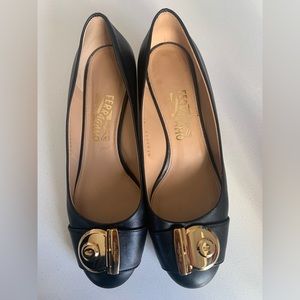 Salvatore Ferragamo women size 9